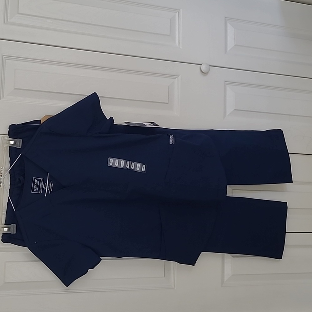 Scrub set